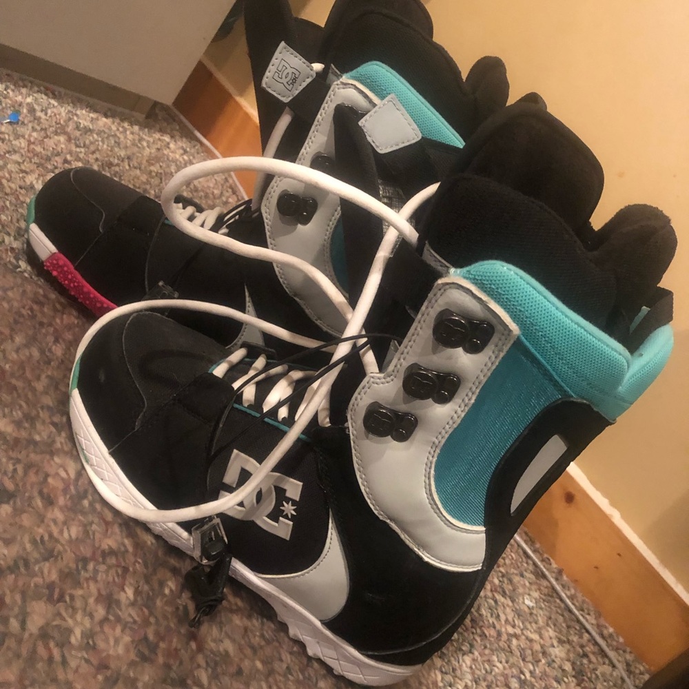 Women’s DC Misty 2012 Snowboarding Boots Size 8.5